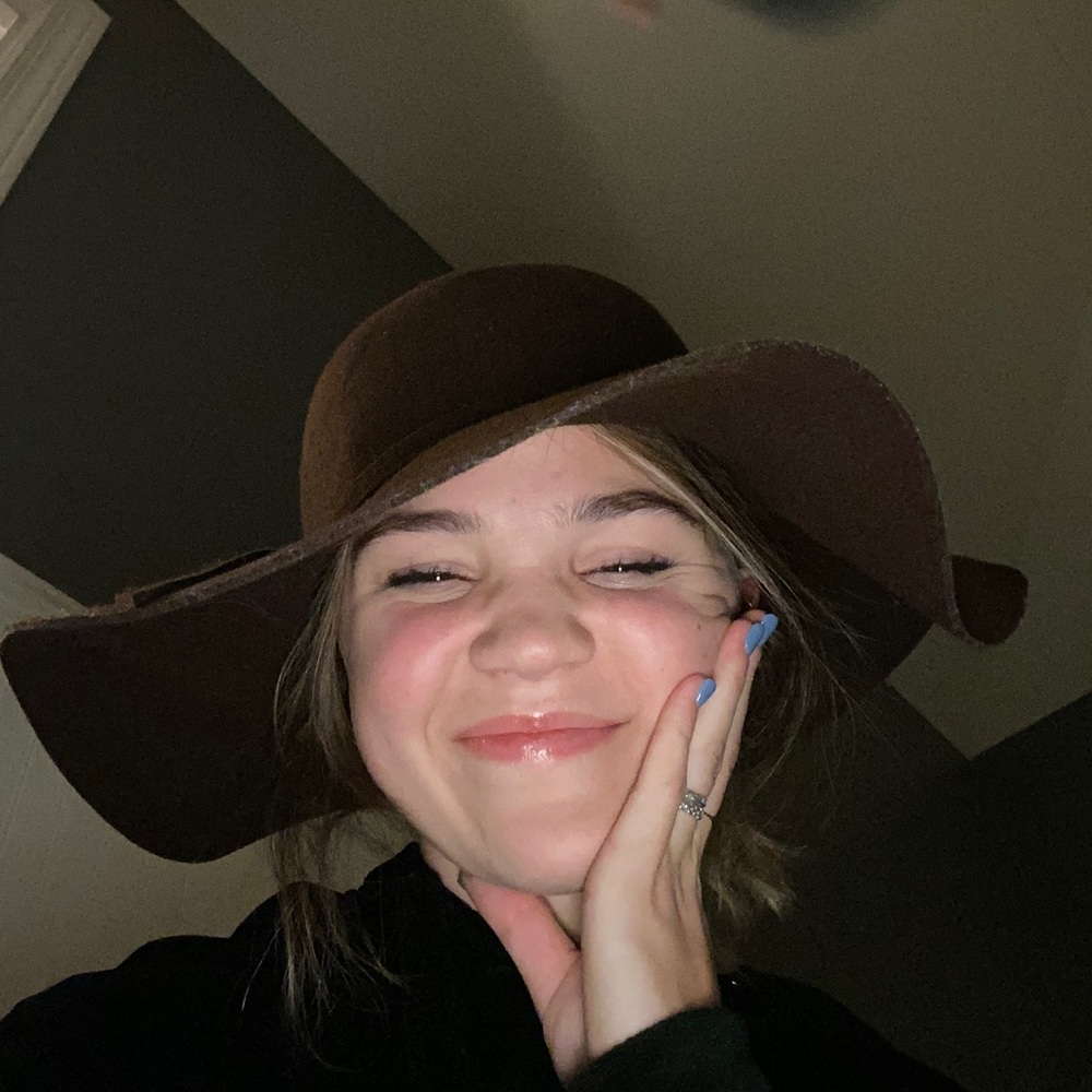 Meet your Posher, Haley